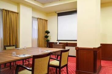 هتل Mercure Reggio Emilia Centro Astoria