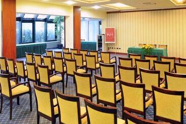 هتل Mercure Reggio Emilia Centro Astoria