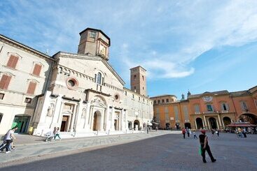 هتل Mercure Reggio Emilia Centro Astoria