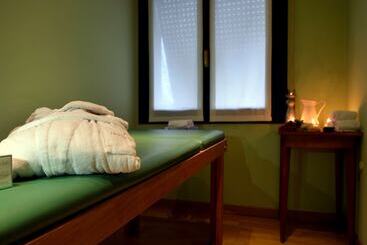 هتل Mercure Reggio Emilia Centro Astoria