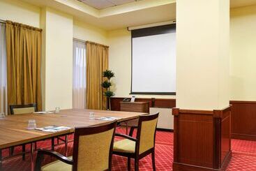 هتل Mercure Reggio Emilia Centro Astoria
