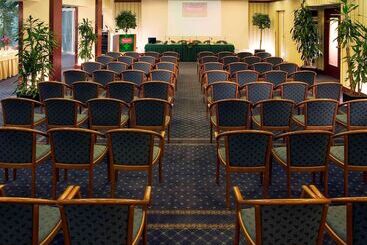 هتل Mercure Reggio Emilia Centro Astoria