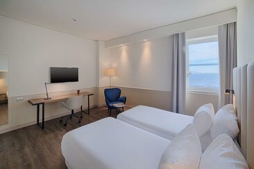 هتل NH Napoli Panorama