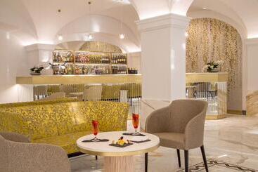 Shangri La Roma By Omnia Hotels