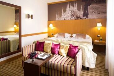 Starhotels Tourist