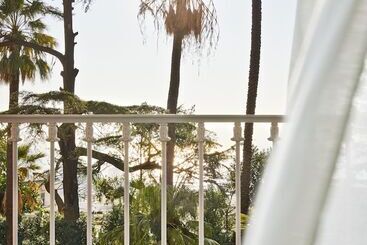هتل De Bonart Naples   Curio Collection By Hilton