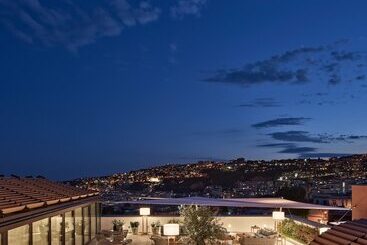 هتل De Bonart Naples   Curio Collection By Hilton