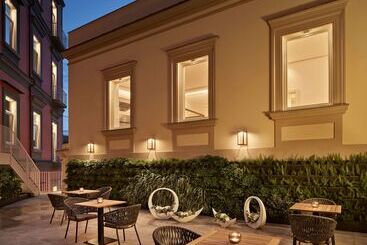 هتل De Bonart Naples   Curio Collection By Hilton
