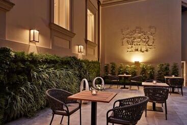 هتل De Bonart Naples   Curio Collection By Hilton