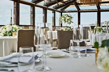 هتل De Bonart Naples   Curio Collection By Hilton