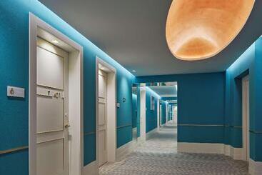 هتل De Bonart Naples   Curio Collection By Hilton