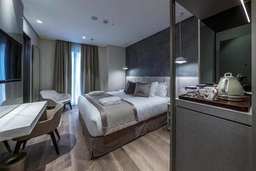 The Regency, Rome, A Tribute Portfolio - Rom