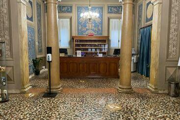 Phi Hotel Canalgrande - Modena
