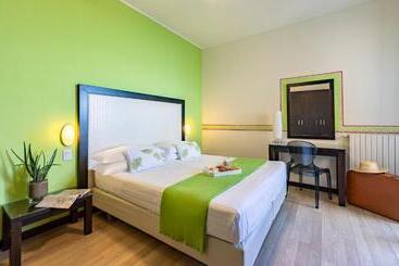 استراحتگاه Unahotels Imperial Sport