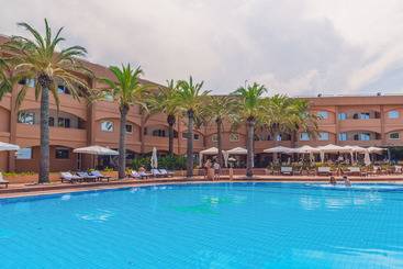 هتل Reggio Calabria Altafiumara Resort & Spa