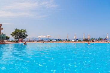 هتل Reggio Calabria Altafiumara Resort & Spa