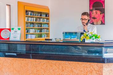 هتل Reggio Calabria Altafiumara Resort & Spa