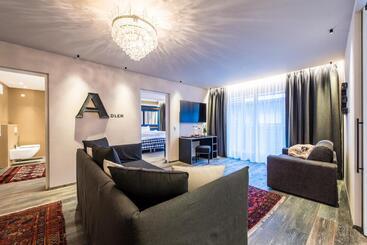 هتل Adler Suite & Stube