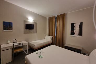 Green Class Hotel Astoria