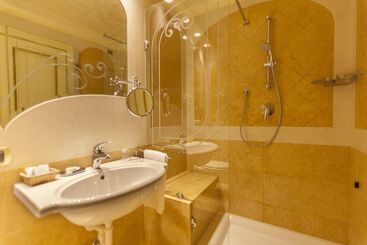 هتل Colomba D'oro