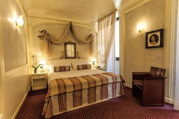 هتل Colomba D'oro