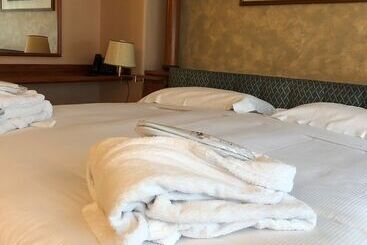 Crystal Hotel Varese