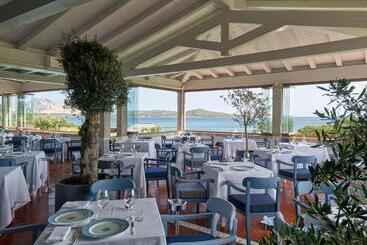 هتل Due Lune Puntaldia Resort & Golf