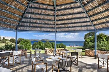 هتل Due Lune Puntaldia Resort & Golf