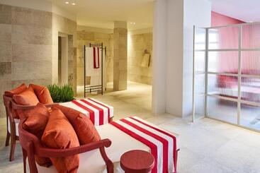 هتل Due Lune Puntaldia Resort & Golf