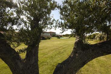 هتل Due Lune Puntaldia Resort & Golf