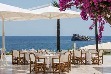 هتل Falkensteiner Resort Capo Boi