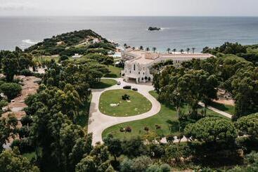 هتل Falkensteiner Resort Capo Boi