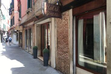 هتل Gorizia A La Valigia