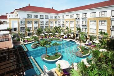 ホテル Truntum Kuta Formerly Grand Inna Kuta