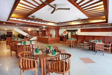 ホテル Truntum Kuta Formerly Grand Inna Kuta