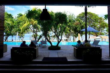 ホテル Truntum Kuta Formerly Grand Inna Kuta