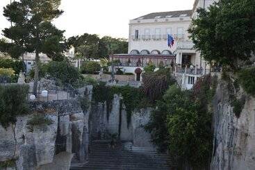 Grand Hotel Villa Politi