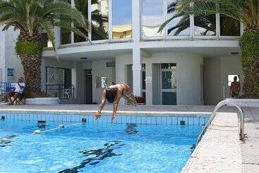 호텔 Hr Resort