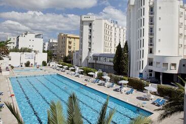 호텔 Hr Resort