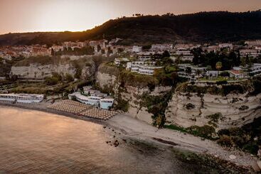 هتل Labranda Rocca Nettuno Tropea