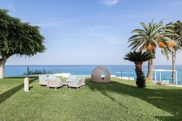 هتل Labranda Rocca Nettuno Tropea