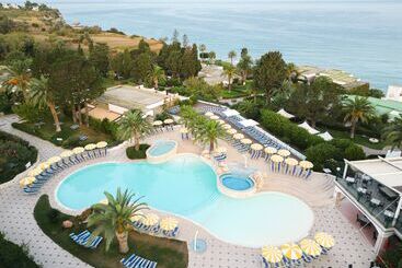 هتل Labranda Rocca Nettuno Tropea