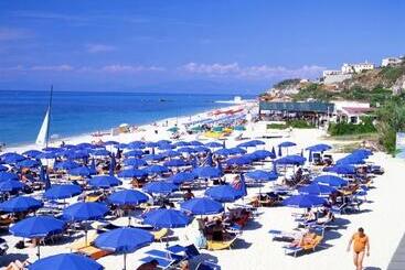 هتل Labranda Rocca Nettuno Tropea