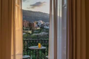 هتل Majestic Palace