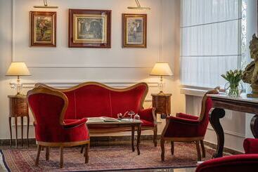 هتل Majestic Palace