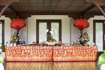 هتل Rama Beach Resort And Villas