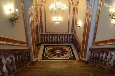 هتل Regina Palace