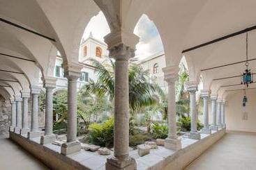 هتل San Domenico Palace, Taormina, A Four Seasons