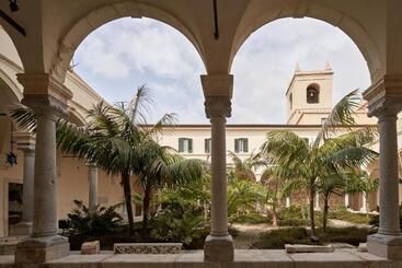 هتل San Domenico Palace, Taormina, A Four Seasons