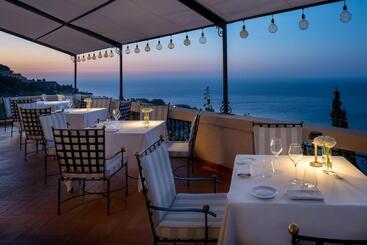 هتل San Domenico Palace, Taormina, A Four Seasons